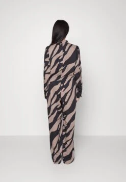 Gestuz Bothilde - Combinaison - Maxi Zebra Black/Walnut 11 Gestuz Bothilde - Combinaison - Maxi Zebra Black/Walnut -Next Soldes 42675dc770dd4457adcfb9b29e4ac8e3