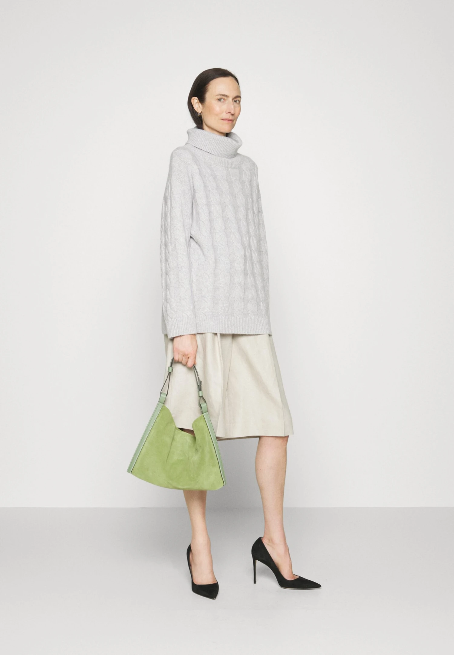 Classic Cable - Pullover - Grey 4 Classic Cable - Pullover - Grey – Image 2