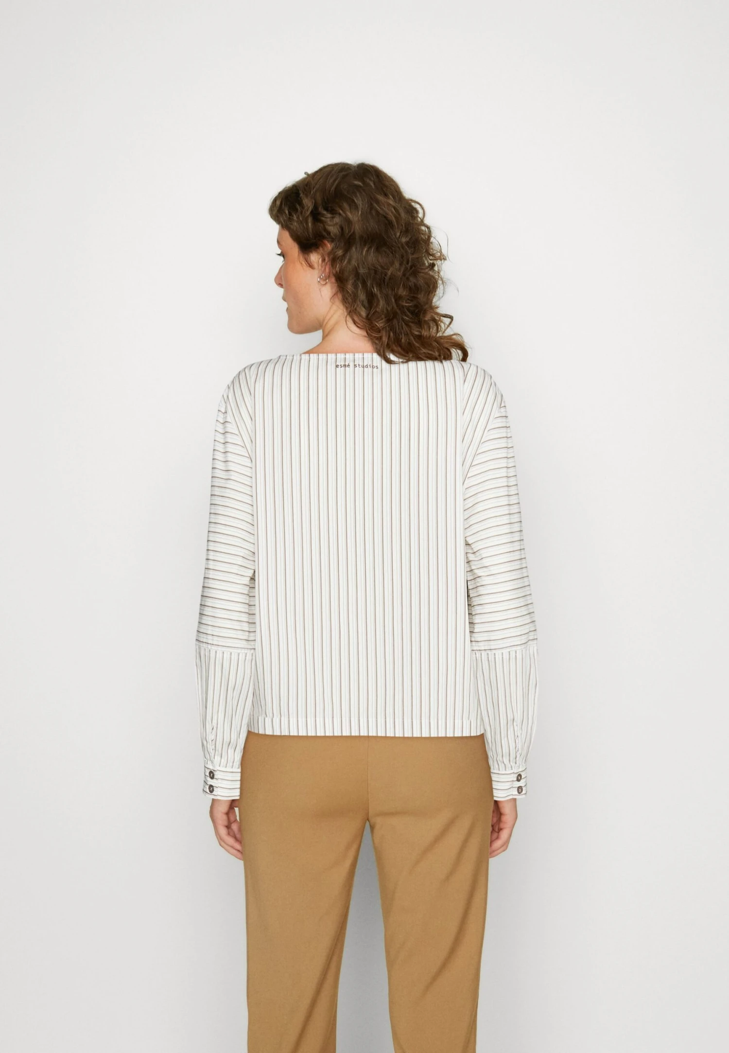 Esmé Studios Neva Blouse - T-Shirt À Manches Longues - Snow White 5 Esmé Studios Neva Blouse - T-Shirt À Manches Longues - Snow White – Image 3