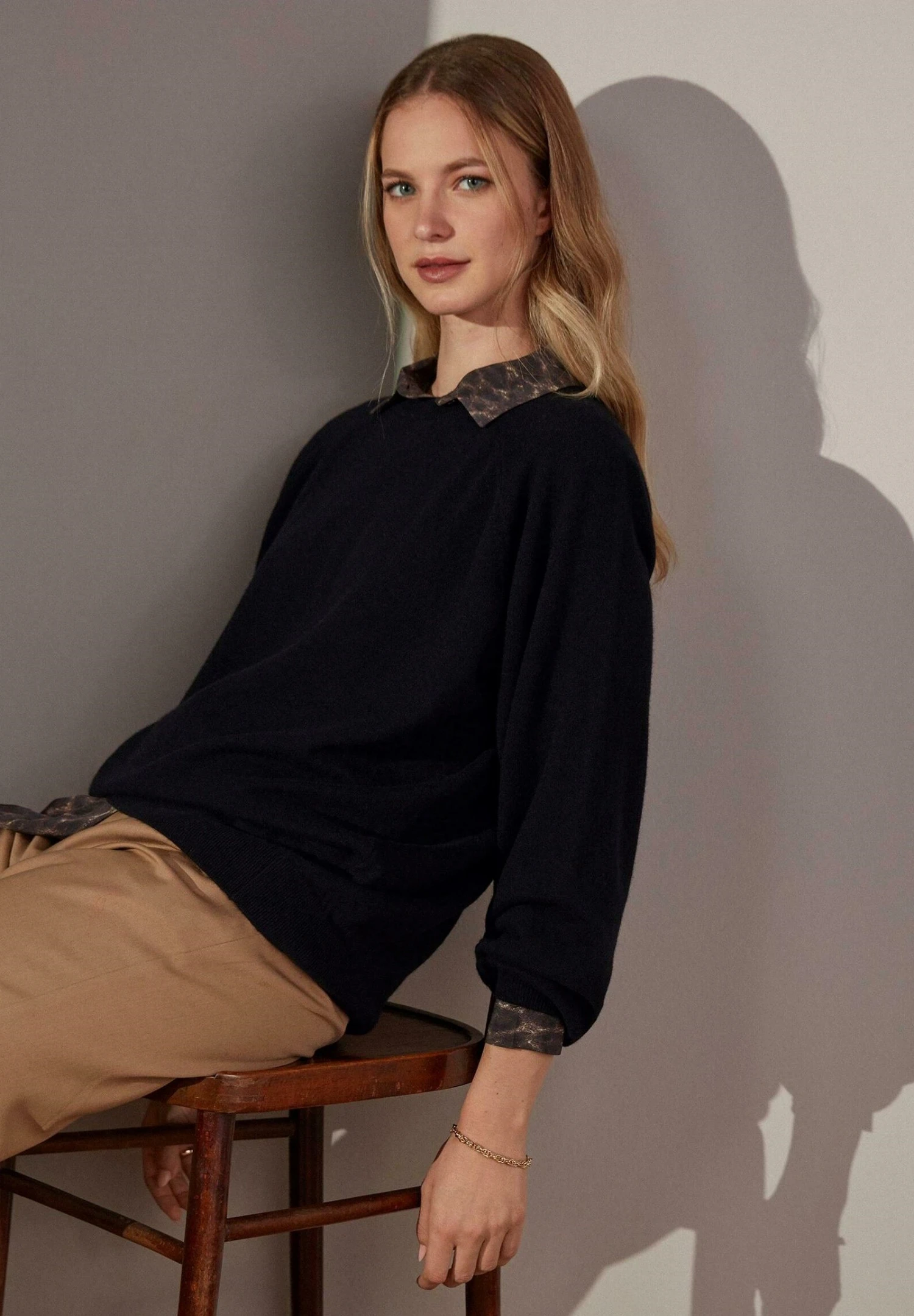 Ultrasoft Round Neck - Pullover - Black 6 Ultrasoft Round Neck - Pullover - Black – Image 4