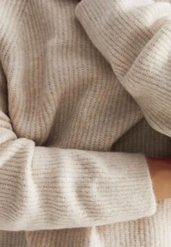 Oysho Turtleneck - Pullover - Beige 13 Oysho Turtleneck - Pullover - Beige -Next Soldes 488b7ad5886641f89e1616b6f295de5b