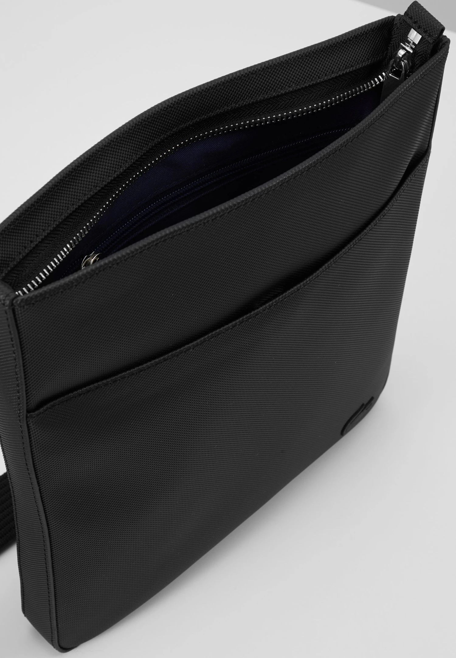 Lacoste Flat Crossover Bag - Sac Bandoulière - Black 7 Lacoste Flat Crossover Bag - Sac Bandoulière - Black – Image 5