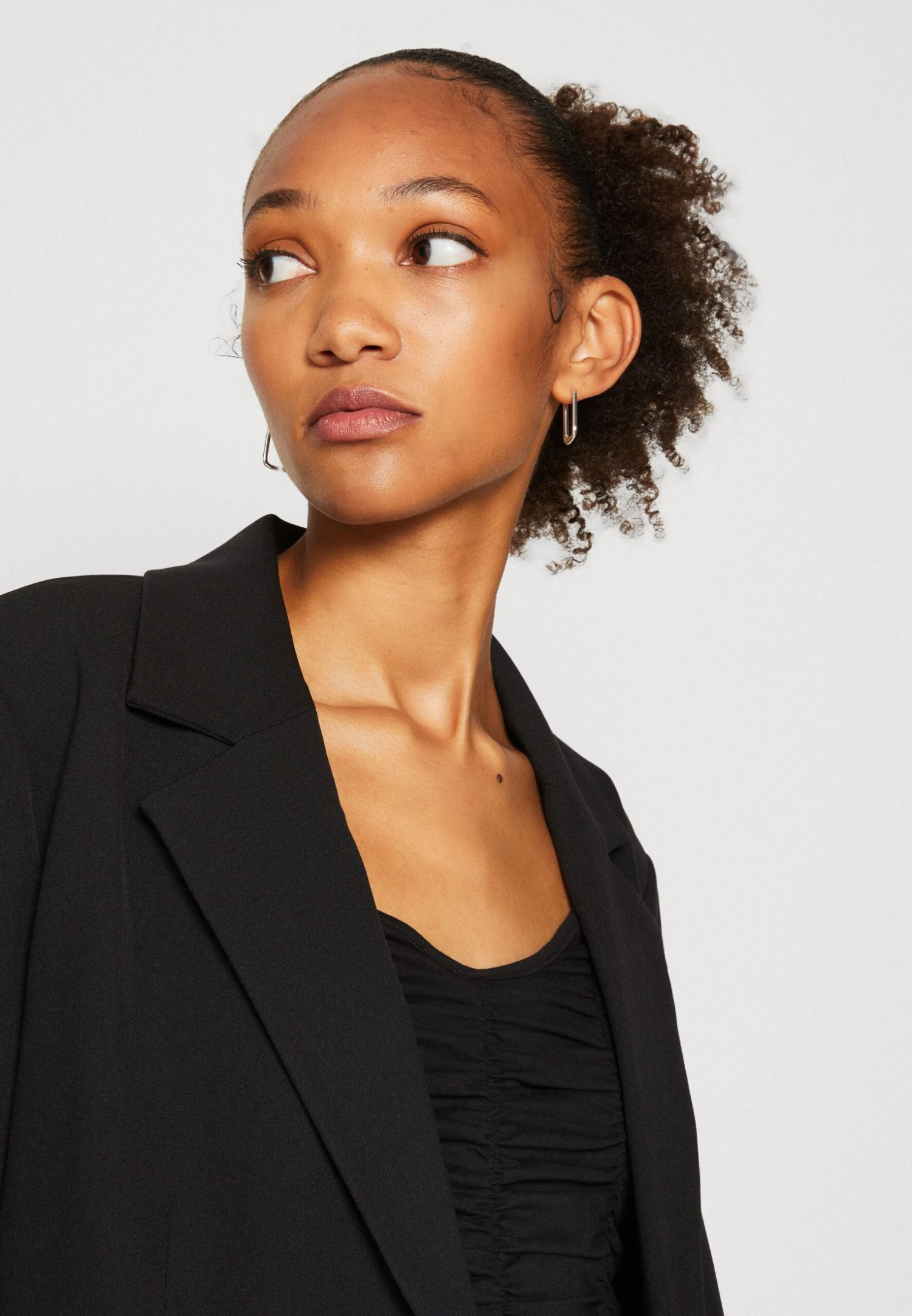 Yaslikka Blazer - Manteau Court - Black 6 Yaslikka Blazer - Manteau Court - Black â Image 4