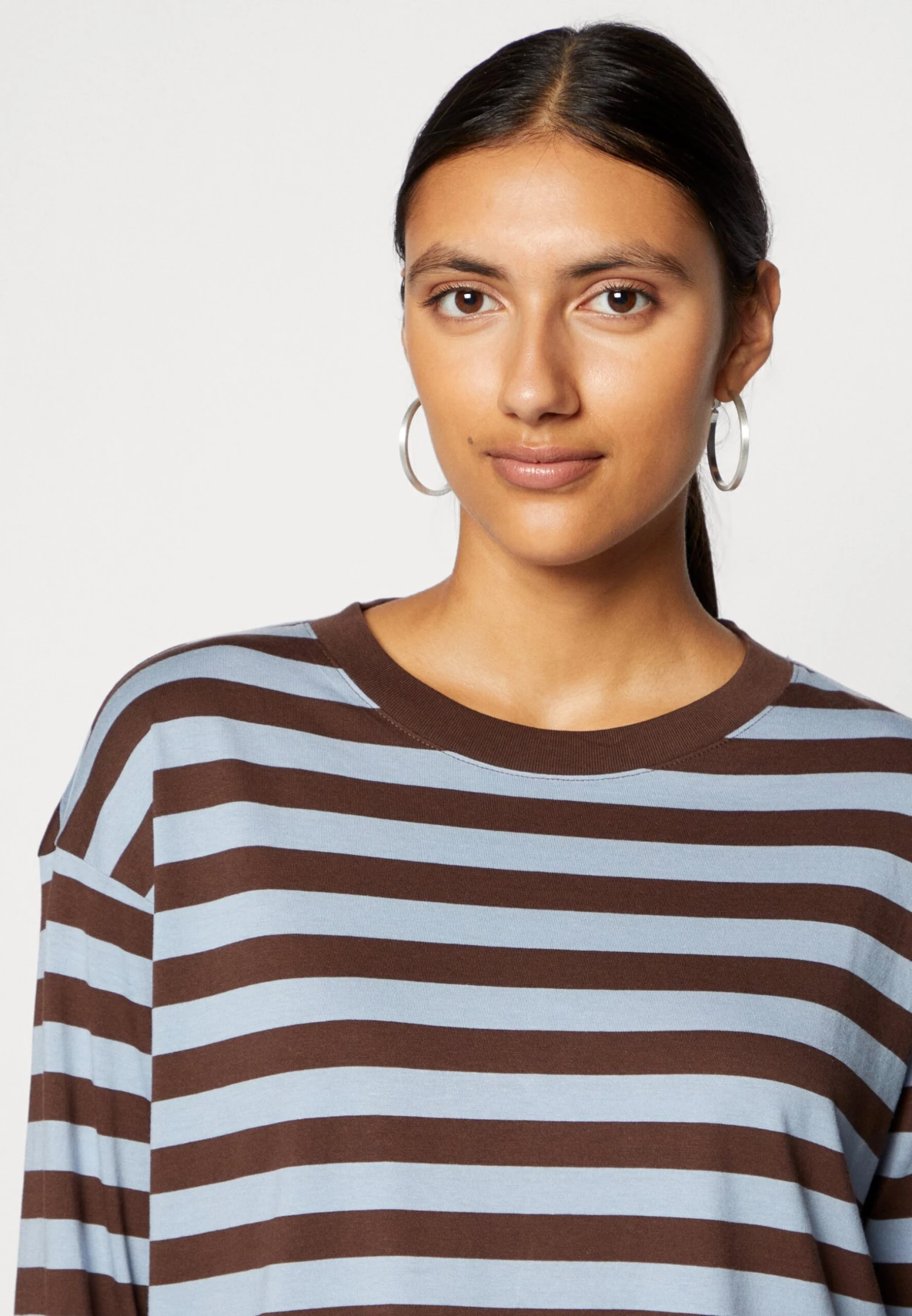 Monki T-Shirt À Manches Longues - Brown/Blue 8 Monki T-Shirt À Manches Longues - Brown/Blue – Image 6