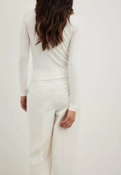 NA-KD Langärmeliges Oberteil Mit Nahtdetails - T-Shirt À Manches Longues - Offwhite -Next Soldes 4b97d72ab1fa47d98f1294f723230aad