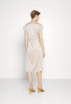 Bruuns Bazaar Raisella Neema Dress - Robe De Soirée - Powder Rose 9 Bruuns Bazaar Raisella Neema Dress - Robe De Soirée - Powder Rose -Next Soldes 4bcbe7bf3caa49f9bf3d5adc10fa237d