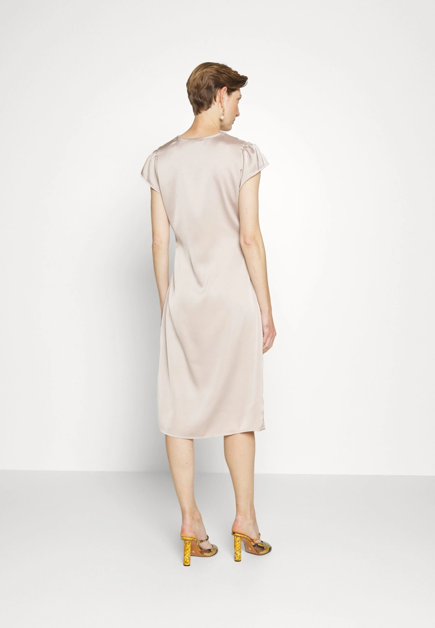 Bruuns Bazaar Raisella Neema Dress - Robe De Soirée - Powder Rose 5 Bruuns Bazaar Raisella Neema Dress - Robe De Soirée - Powder Rose – Image 3