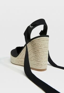 Stradivarius Espadrilles - Black 11 Stradivarius Espadrilles - Black -Next Soldes 4de4809512224be498d3dac4b667c66c