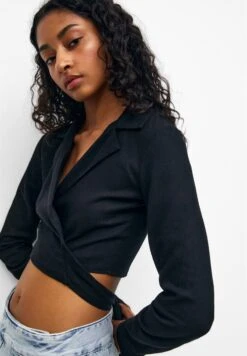 PULL & BEAR Crop With Knot Detail - Blouse - Black -Next Soldes 4e712b6be34840cbb9a4bb9d0f234e9f