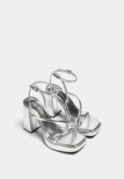 PULL & BEAR Sandales À Plateforme - Silver Coloured 10 PULL & BEAR Sandales À Plateforme - Silver Coloured -Next Soldes 507ddeec742649e681497b143627f55e