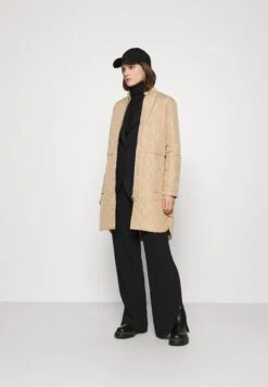 Selected Femme Slffillipa Quilted Coat - Blouson Bomber - Cornstalk 10 Selected Femme Slffillipa Quilted Coat - Blouson Bomber - Cornstalk -Next Soldes 51205621704d4a578fc0ba37e4b7aaec