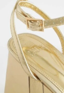 Next Forever Comfort Strappy Standard - Sandales À Plateforme - Gold -Next Soldes 52049d16c19d479f8ba35195f055eca0