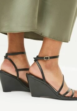 Next Forever Comfort Strappy Standard - Sandales Compensées - Black 12 Next Forever Comfort Strappy Standard - Sandales Compensées - Black -Next Soldes 53062db599ff4fa5bee97df7ae8217ec