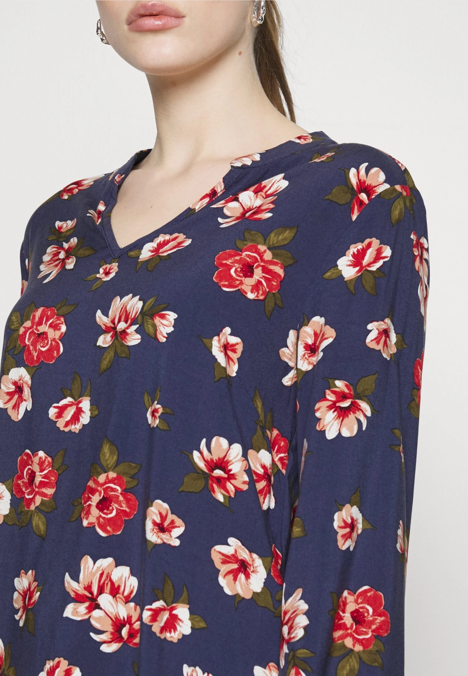 Virikki V-Neck - T-Shirt À Manches Longues - Navy Blazer 7 Virikki V-Neck - T-Shirt À Manches Longues - Navy Blazer – Image 5