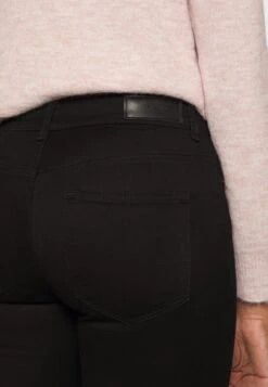 Vero Moda Petite Vmpeachy - Jeans Skinny - Black 11 Vero Moda Petite Vmpeachy - Jeans Skinny - Black -Next Soldes 55d7e6cb62a646078f8b672a8e6e576c