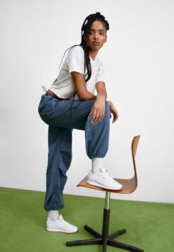 Reebok Classic Classic Leather - Baskets Basses - Footwear White/Pure Grey 14 Reebok Classic Classic Leather - Baskets Basses - Footwear White/Pure Grey -Next Soldes 576976b04ce14f1d89b911b093a3b333