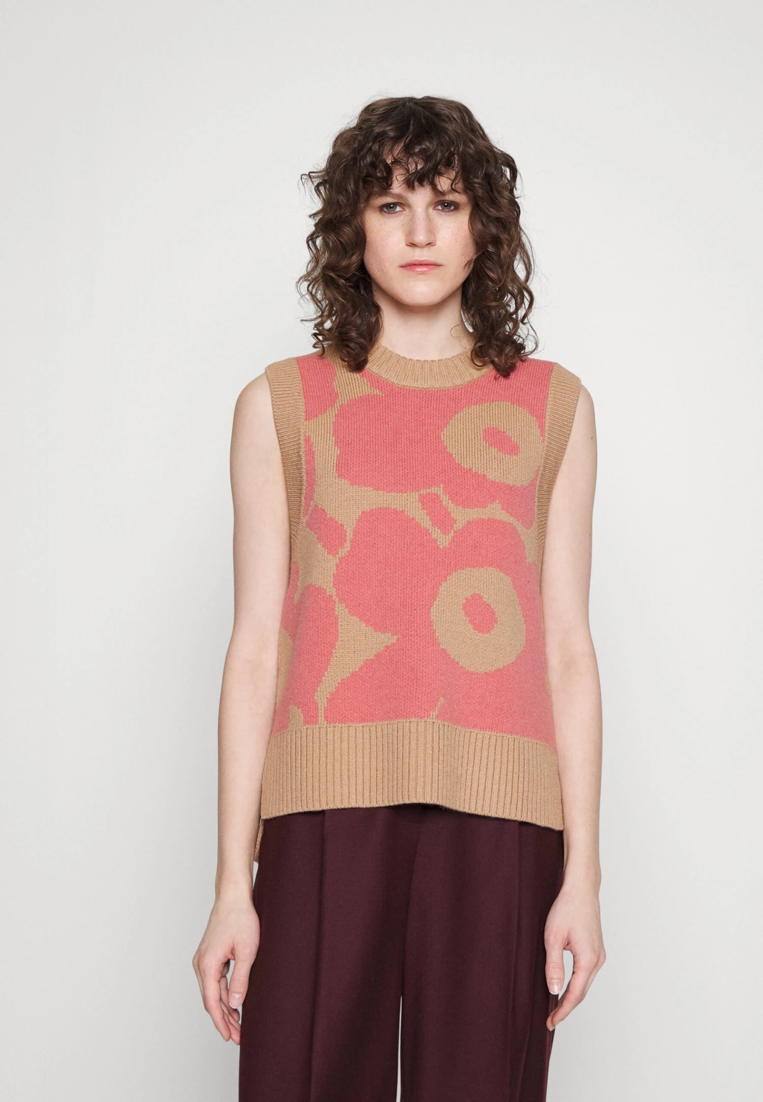 Marimekko Retro Unikko West - Pullover - Beige/Pink 3 Marimekko Retro Unikko West - Pullover - Beige/Pink