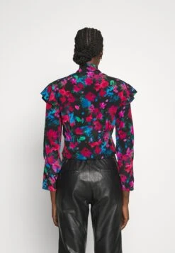 IRO Martina - T-Shirt À Manches Longues - Black Multico 10 IRO Martina - T-Shirt À Manches Longues - Black Multico -Next Soldes 58f676d383ee4307915c5ad381cb5cf0