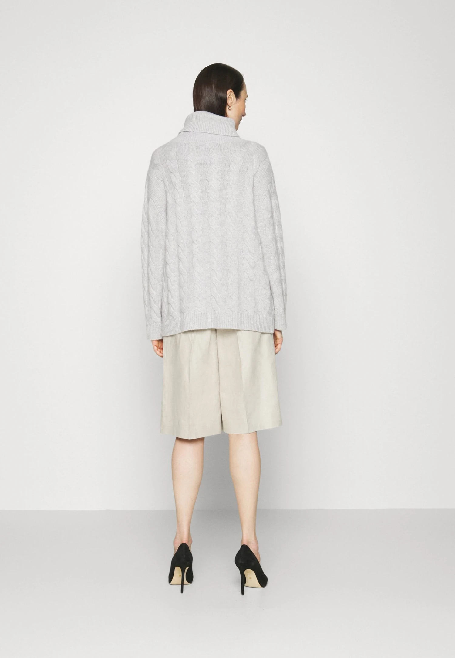 Classic Cable - Pullover - Grey 5 Classic Cable - Pullover - Grey – Image 3