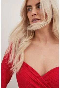 NA-KD Mit Herzausschnitt - Pullover - Red 9 NA-KD Mit Herzausschnitt - Pullover - Red -Next Soldes 59051f9fbf9e4a8e813d8968afe52751