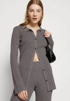 NA-KD Button Detail Cardigan - Gilet - Dark Grey -Next Soldes 596e91f8788c461592f33f2bb77f52a5