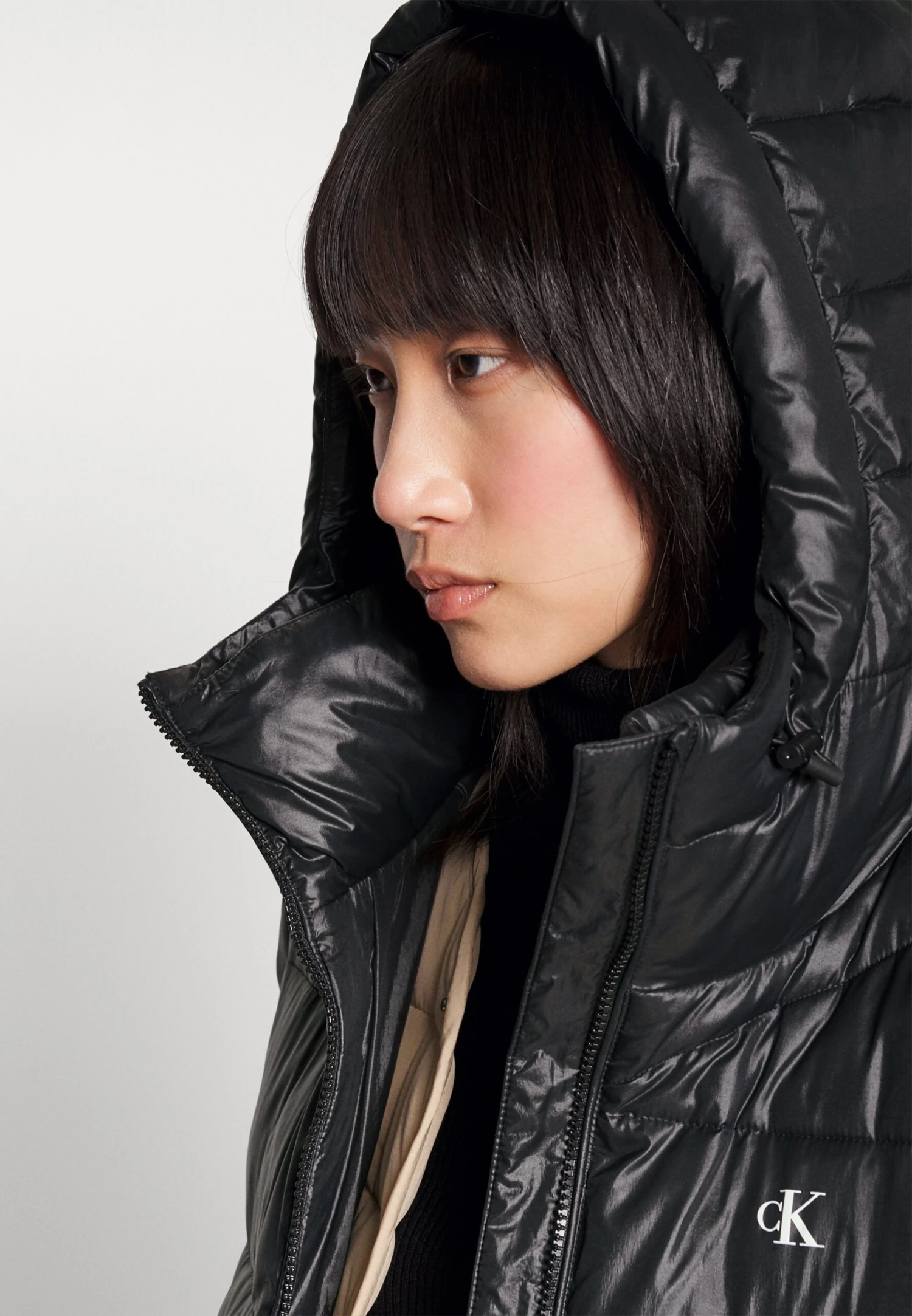 Calvin Klein Jeans Lw Padded Long Fitted Jacket - Manteau Classique - Ck Black 6 Calvin Klein Jeans Lw Padded Long Fitted Jacket - Manteau Classique - Ck Black – Image 4