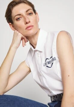LOVE MOSCHINO Blouse - White 13 LOVE MOSCHINO Blouse - White -Next Soldes 5a552f10ebfa48848cd556e0ed4f9d72