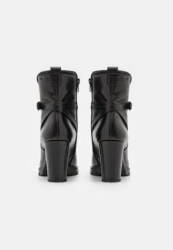 Tamaris Bottines À Talons Hauts - Black 11 Tamaris Bottines À Talons Hauts - Black -Next Soldes 5ba396fb15a24c7fbb98176a4e9bcae5