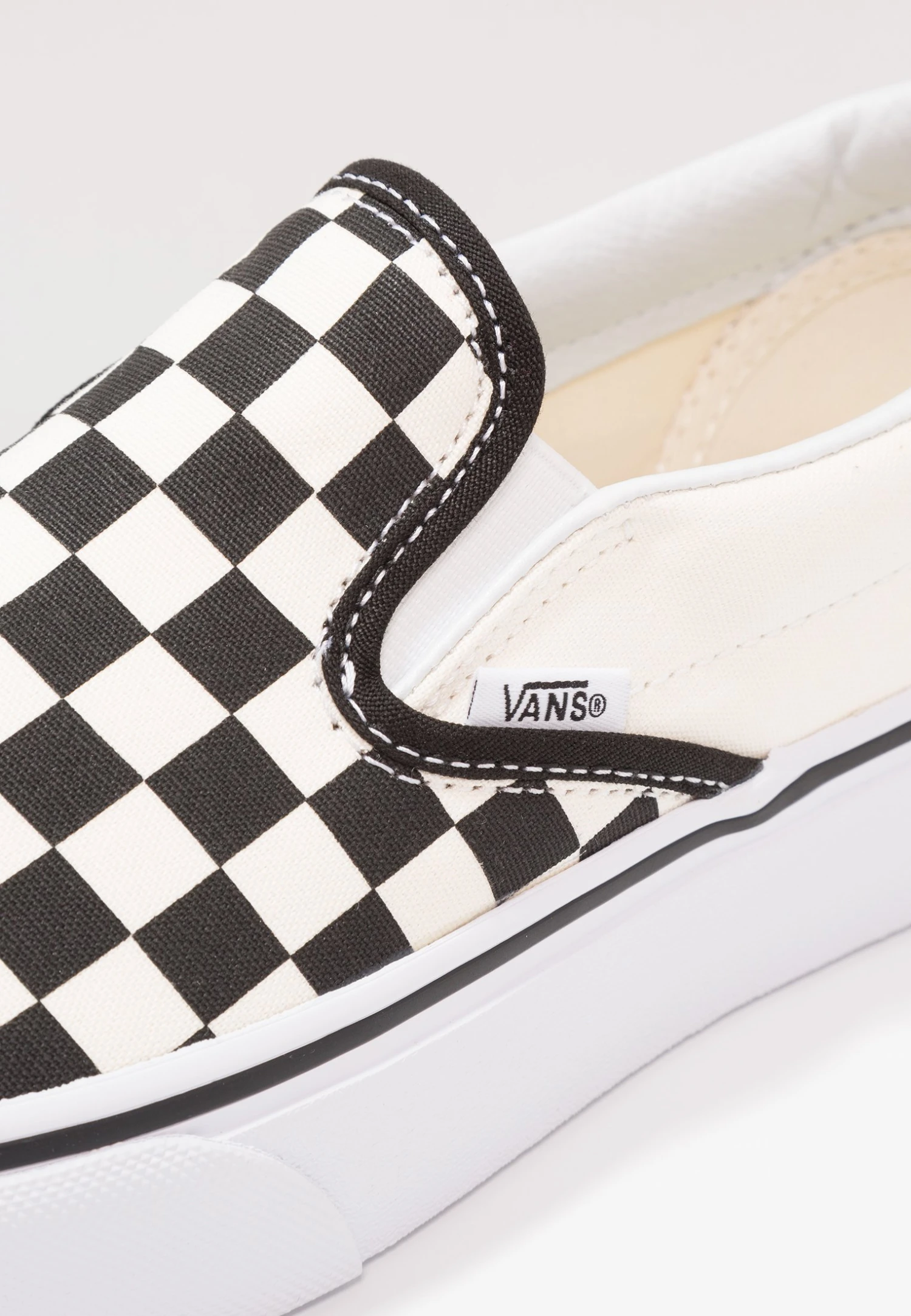 Vans Ua Classic Slip-On Platform - Mocassins - Black/White 11 Vans Ua Classic Slip-On Platform - Mocassins - Black/White – Image 9