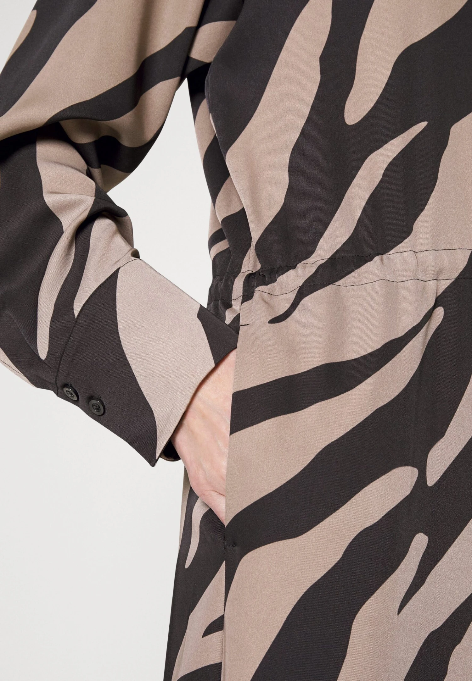 Gestuz Bothilde - Combinaison - Maxi Zebra Black/Walnut 9 Gestuz Bothilde - Combinaison - Maxi Zebra Black/Walnut – Image 7