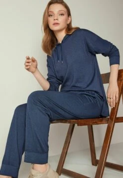 Ultrafine - Pantalon De Survêtement - Blau Garment Dyed Ultramarine Blue 8 Ultrafine - Pantalon De Survêtement - Blau Garment Dyed Ultramarine Blue -Next Soldes 5c8c82b58bcb497cb3c94d098e7c0993