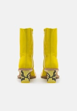 Miista Brenda Boots - Bottines - Yellow -Next Soldes 5d9ec0d1ae8b4ff5953b17f7e97ffec5