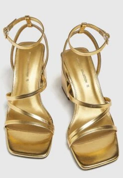 PULL & BEAR Sandales À Talons Hauts - Gold Coloured 9 PULL & BEAR Sandales À Talons Hauts - Gold Coloured -Next Soldes 5e1ead9da4724e28a173599d2474d5ad