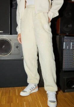 Adidas Originals Essentials Fluffy Pants - Pantalon De Survêtement - White