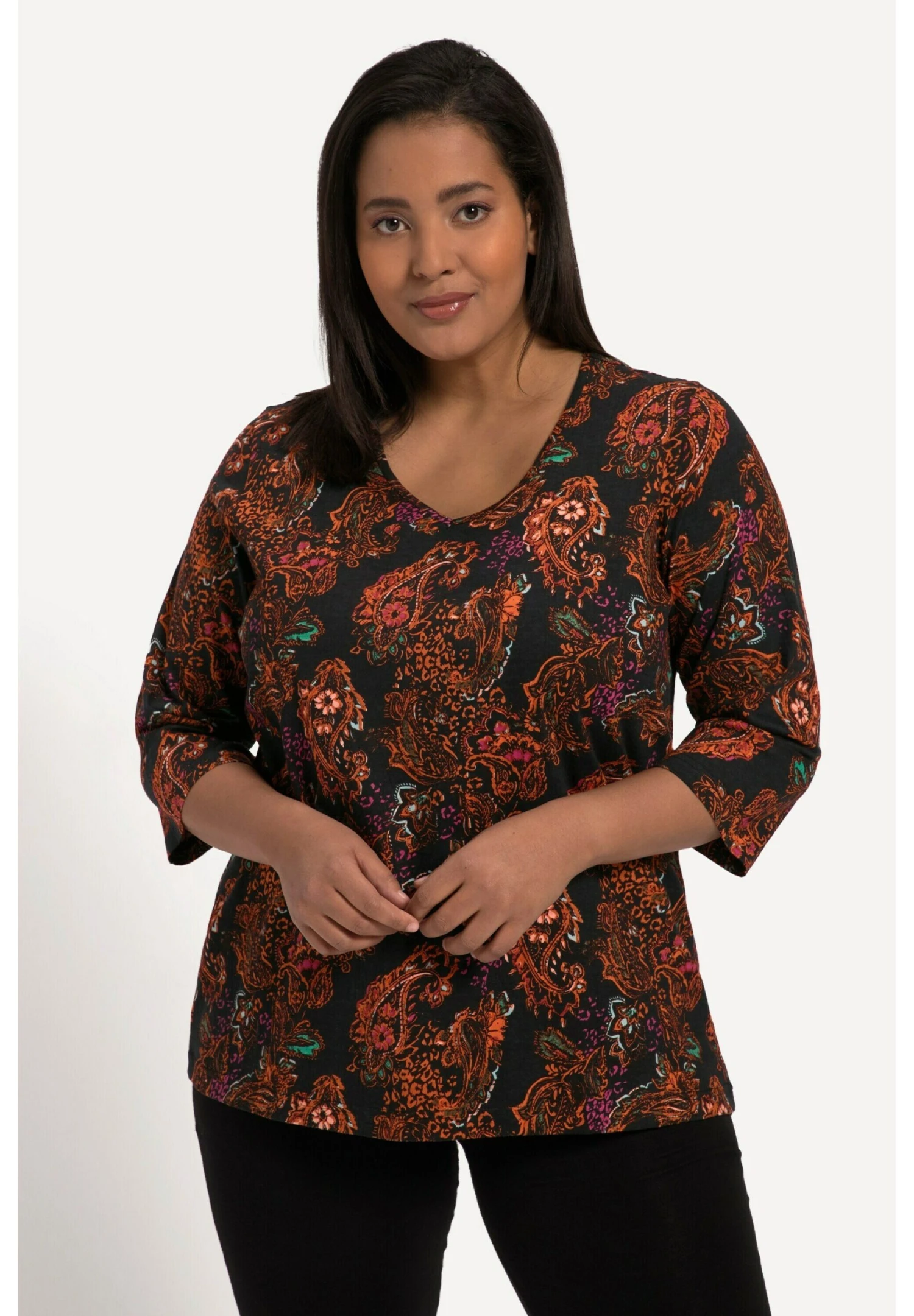 Ulla Popken A-Line Allover-Druck V-Ausschnitt 3/4-Arm - Blouse 3 Ulla Popken A-Line Allover-Druck V-Ausschnitt 3/4-Arm - Blouse