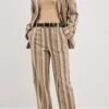 NA-KD Gestreifte Mit Mittelhoher Taille - Pantalon Classique - Brown Stripe -Next Soldes 60358fa6d56f482eaba106f851d679c1