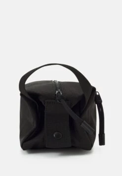 Lacoste Neocroc - Trousse De Toilette - Noir 10 Lacoste Neocroc - Trousse De Toilette - Noir -Next Soldes 603c580279d745ff8aecea2b3b240f60