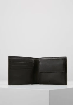 Lacoste Billfold Coin - Portefeuille - Marron 14 Lacoste Billfold Coin - Portefeuille - Marron -Next Soldes 61c9c0d9d89d4520a67d76af241d3caa