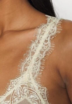 ONLY Onldanielle Bra Thong Set - Soutien-Gorge Triangle - Macadamia -Next Soldes 61e7b63f93b64245878e817a444d0021