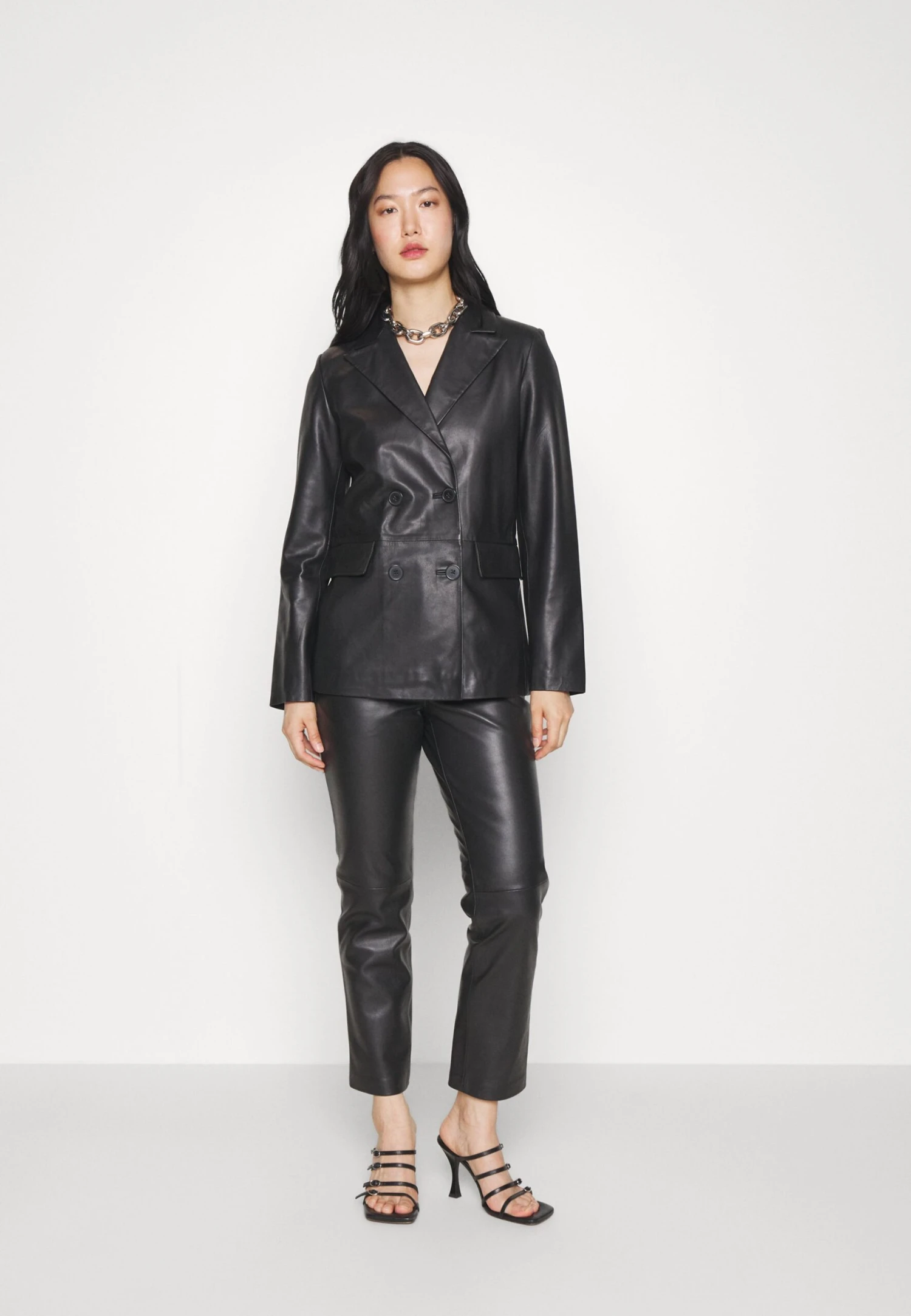 Mira - Blazer - Black 7 Mira - Blazer - Black – Image 5