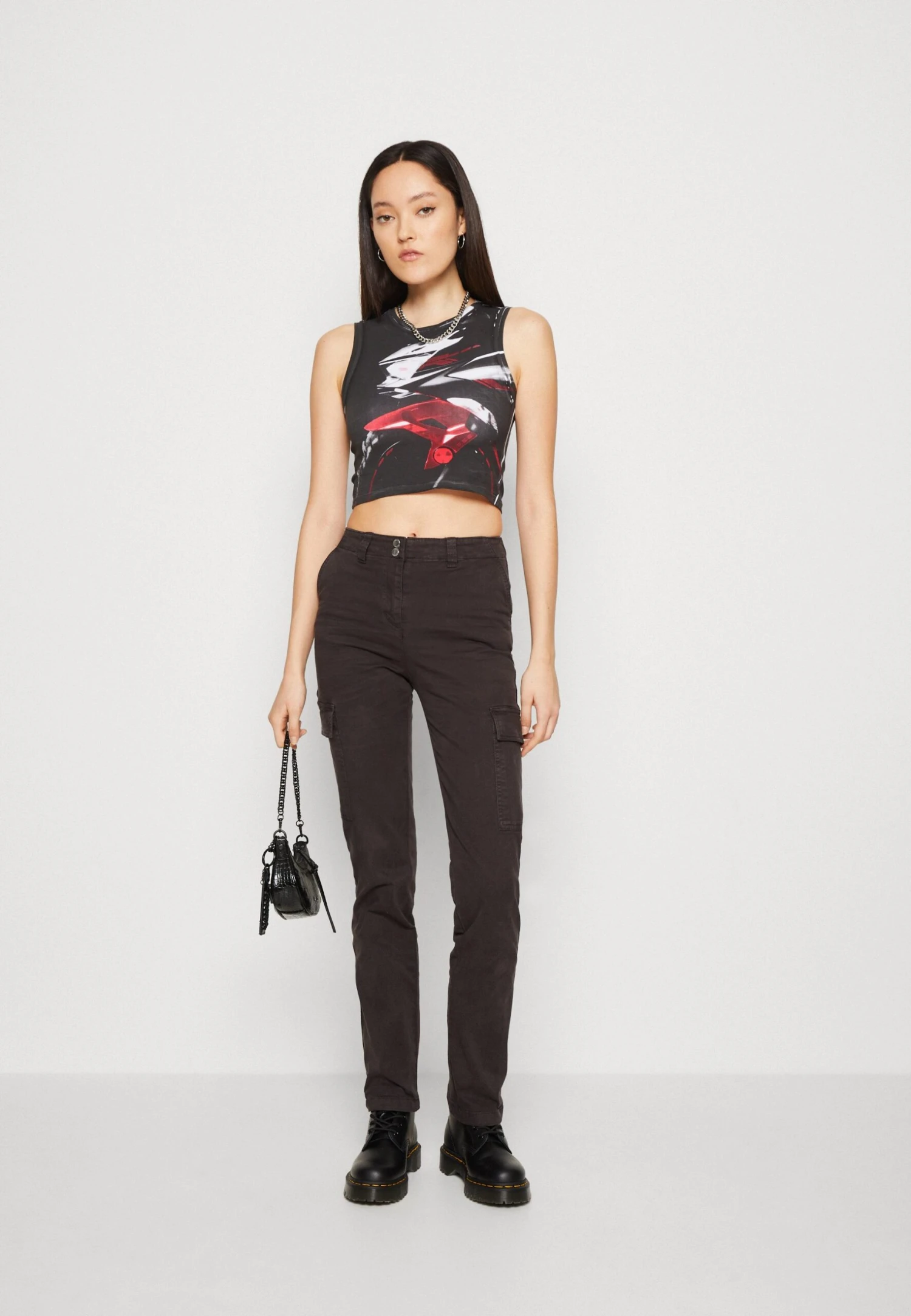 WEEKDAY Brenda Slim Cargo Trouser - Pantalon Cargo - Grey Dark 4 WEEKDAY Brenda Slim Cargo Trouser - Pantalon Cargo - Grey Dark – Image 2