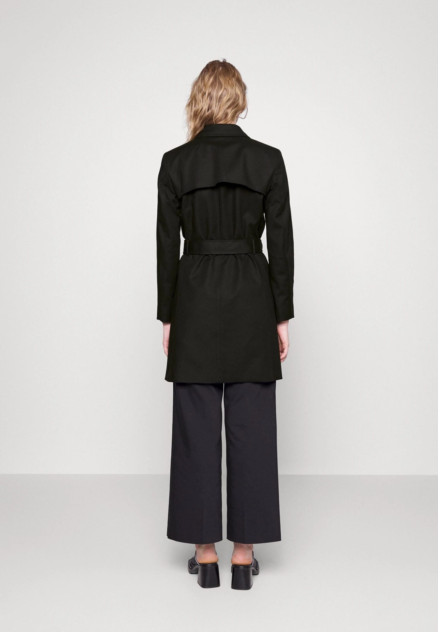 Hugo Makaras - Trench - Black 5 Hugo Makaras - Trench - Black – Image 3
