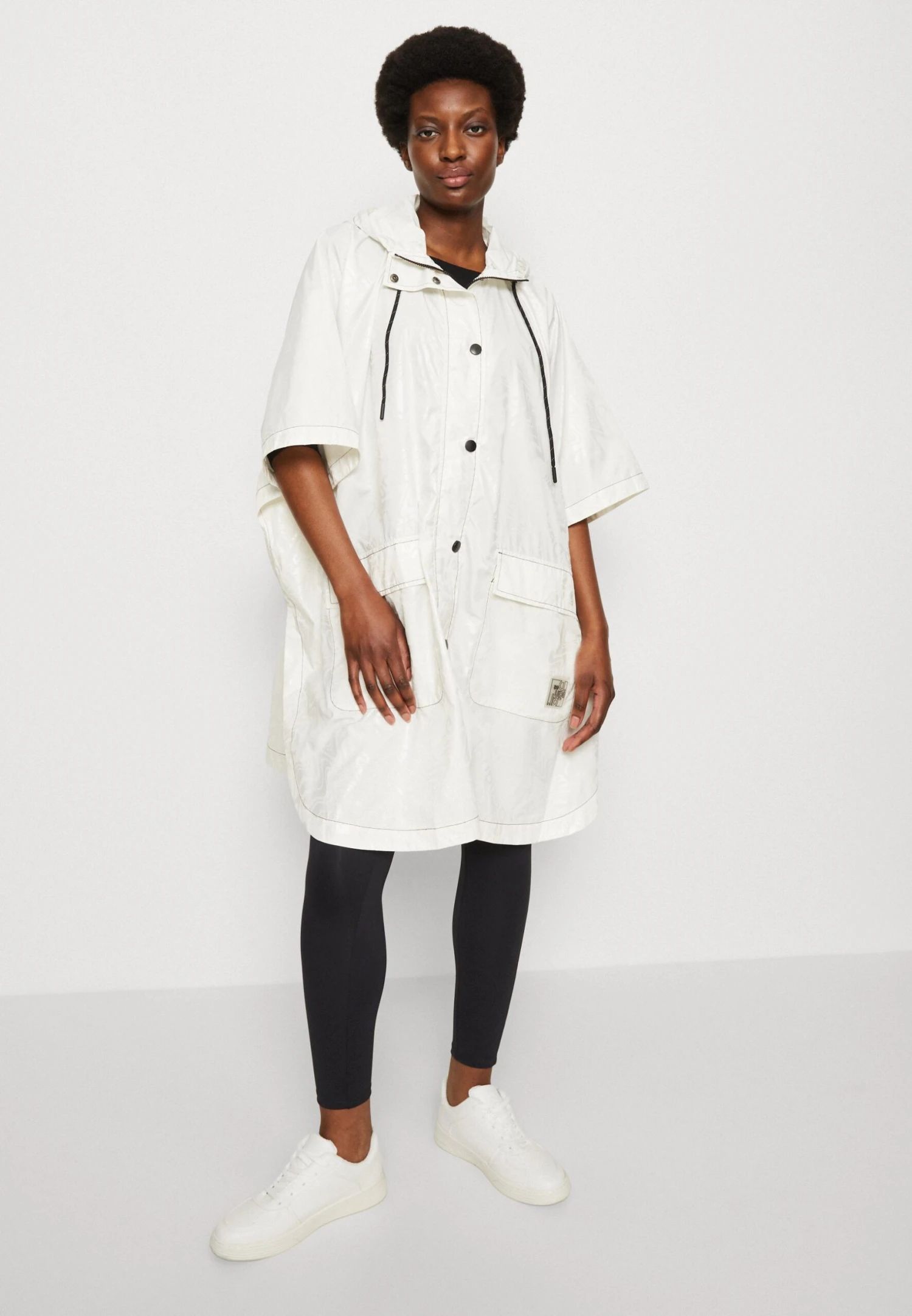 Desigual Poncho Psicolover Colima - Parka - Blanco Nieve 7 Desigual Poncho Psicolover Colima - Parka - Blanco Nieve – Image 5