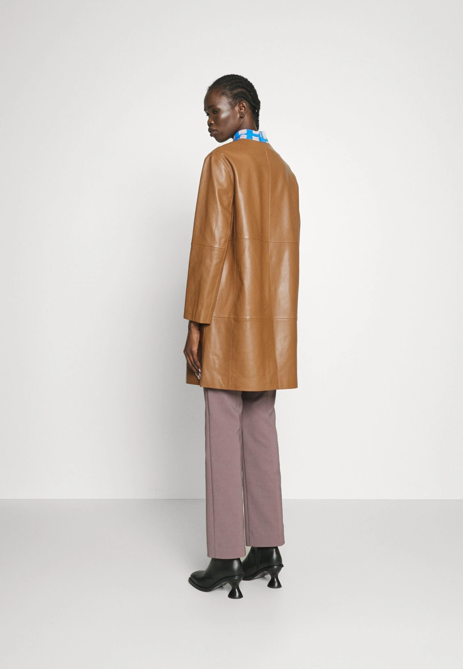 Maia - Manteau Court - Cuoio 5 Maia - Manteau Court - Cuoio – Image 3