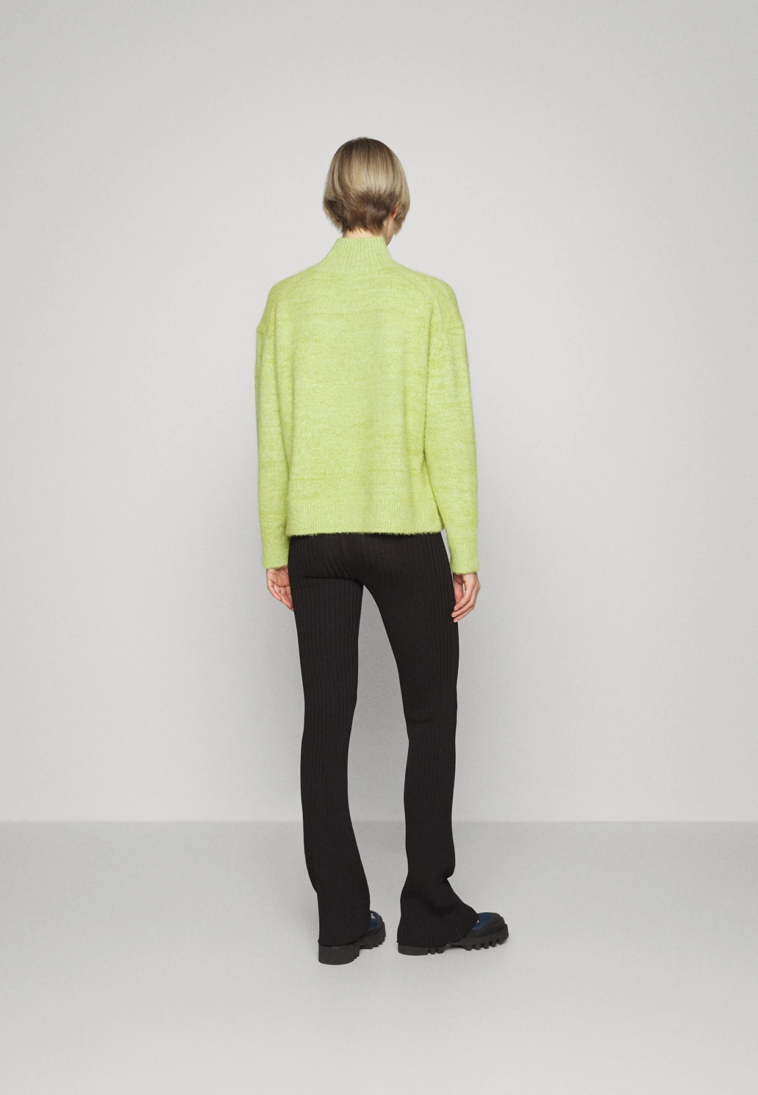 Fluffy Turteneck - Pullover - Avocado 6 Fluffy Turteneck - Pullover - Avocado – Image 4