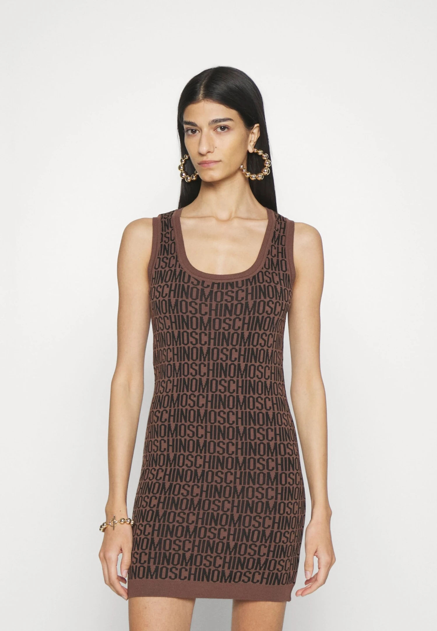 MOSCHINO Robe Pull - Fantasy Brown 5 MOSCHINO Robe Pull - Fantasy Brown – Image 3