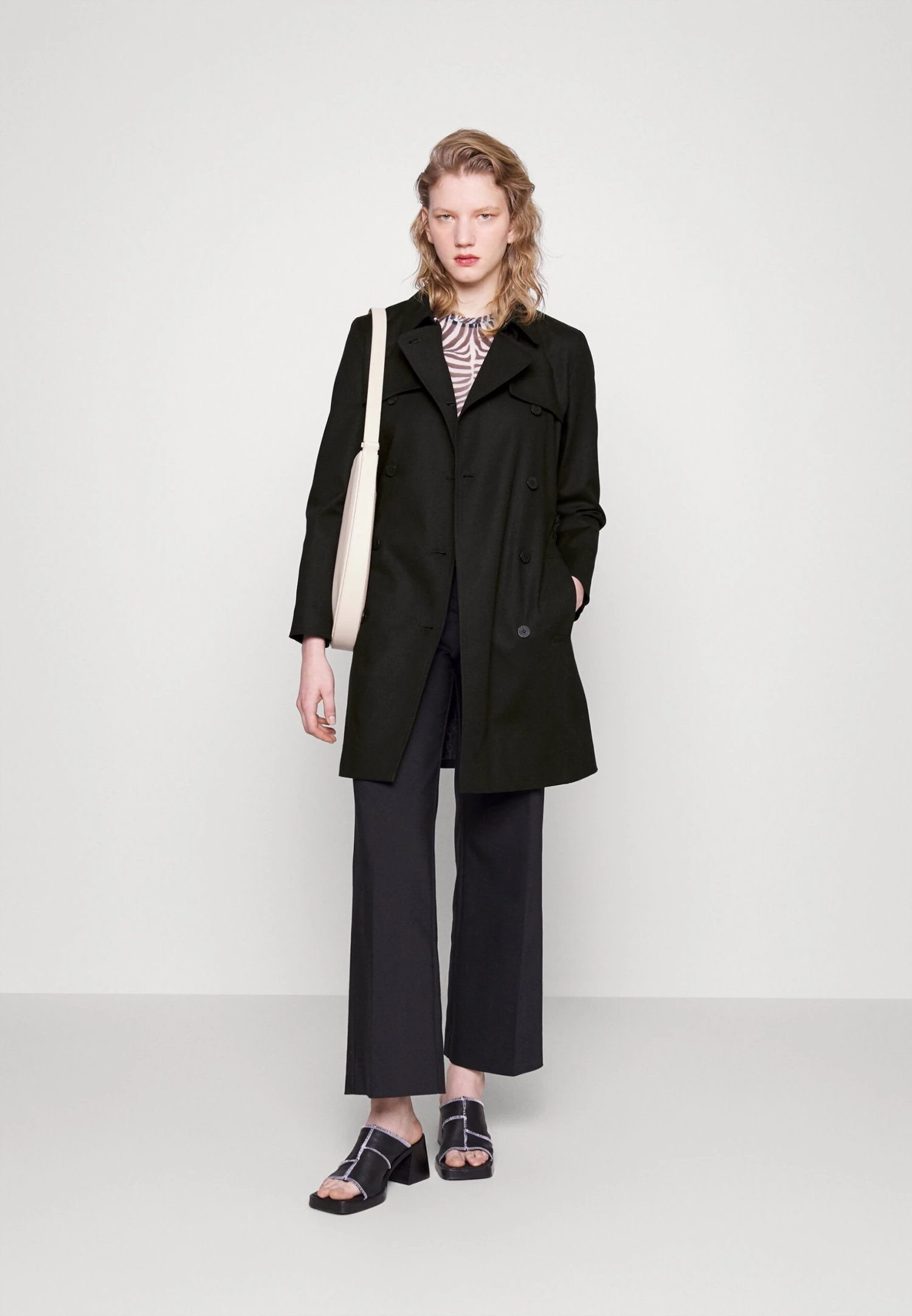 Hugo Makaras - Trench - Black 4 Hugo Makaras - Trench - Black – Image 2
