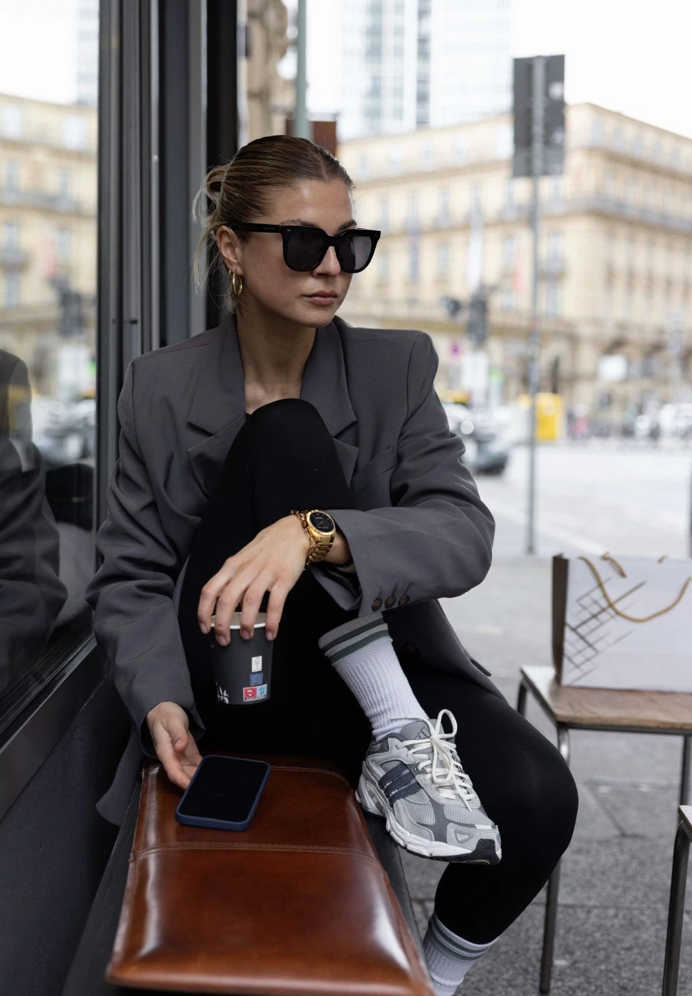 Florence - Lunettes De Soleil - All Black 3 Florence - Lunettes De Soleil - All Black