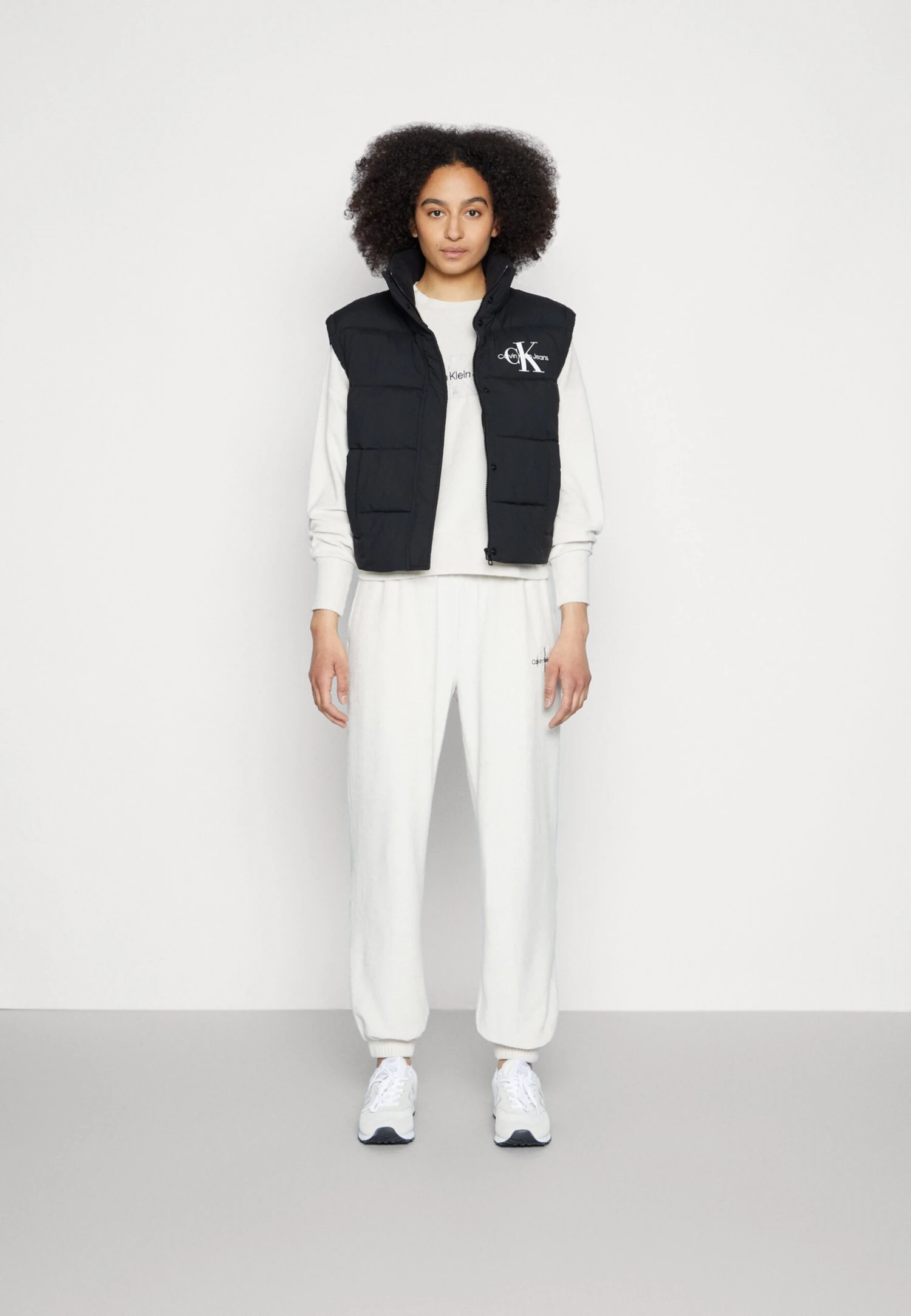 Calvin Klein Jeans Monogram Towelling - Sweatshirt - Eggshell 4 Calvin Klein Jeans Monogram Towelling - Sweatshirt - Eggshell – Image 2