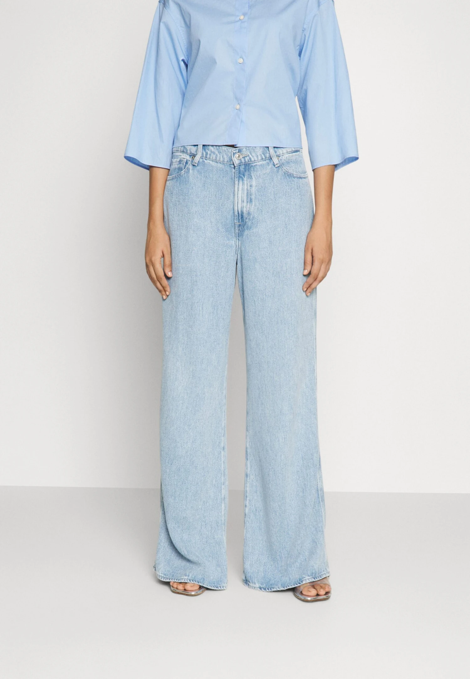 7 For All Mankind Lotta Laguna - Jean Bootcut - Light Blue 3 7 For All Mankind Lotta Laguna - Jean Bootcut - Light Blue